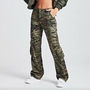 Zara Camouflage Cargo Pants